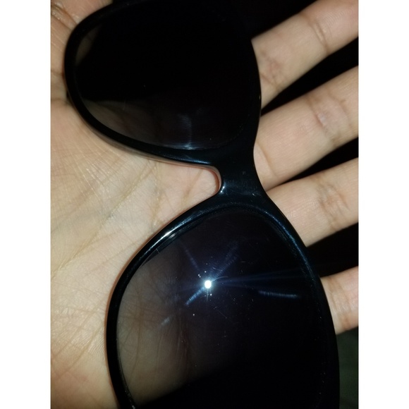 Gucci Glasses - Picture 5 of 5